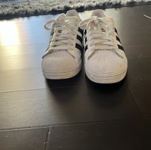 Adidas superstars